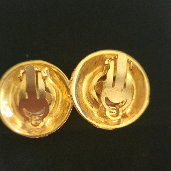 Chanel CC Coco Mark 4-Tow Pearl Vintage Clip Earrings (24k Gold Plated) - Picture 4 of 8